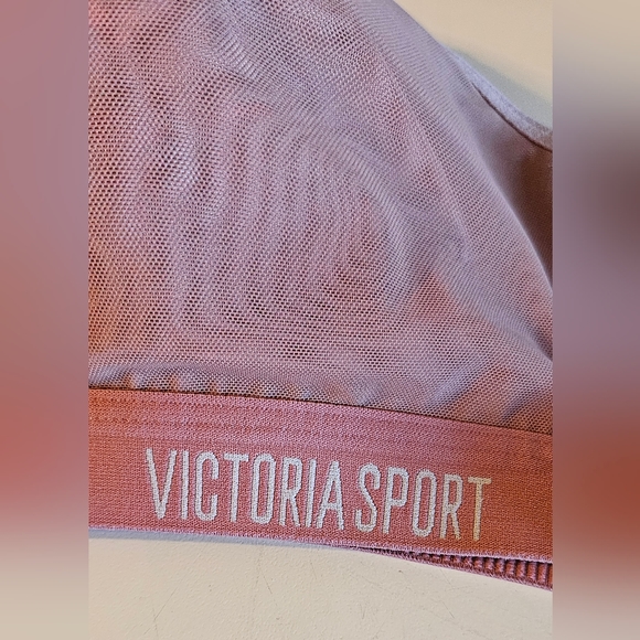 Victoria Sport Knock Out Athletic Bra - Picture 3 of 10